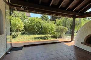 Großzügiges, teilmöbliertes Einfamilienhaus mit viel Holz, Sauna und kleinem Garten – Kinaderweg X, 85551 Kirchheim bei München – Vorschaubild 3