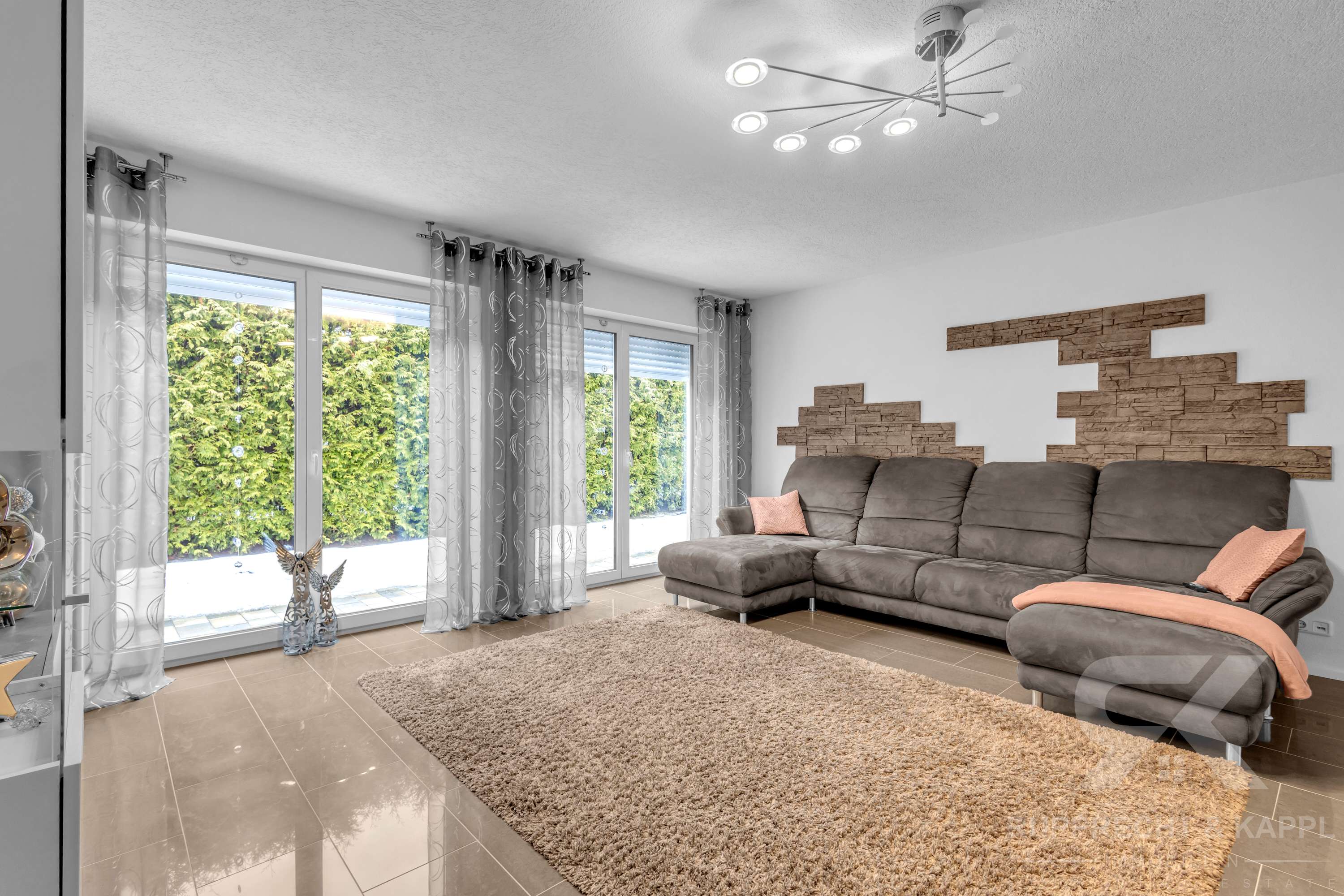 Immobilie in Teublitz - Modernes Einfamilienhaus mit ELW, Doppelgarage, PV-Anlage, viel Nutzfläche und Garten - Bild 6