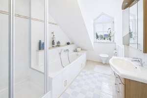 Charmantes Reihenhaus mit Kamin, Garten & Hausgefühl in ruhiger Lage – Die vollständige Adresse der Immobilie erhältst du vom Anbieter., 80995 Lerchenau-West, München – Vorschaubild 9