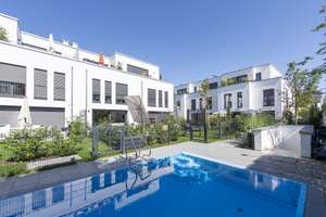 Exklusives Reihenmittelhaus mit Gemeinschaftspool in München-Pasing