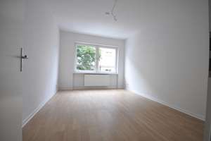 **Erstbezug nach Sanierung** Badewanne, Einbauküche und Laminat – Große Barlinge 1, 30171 Südstadt, Hannover – Vorschaubild 4