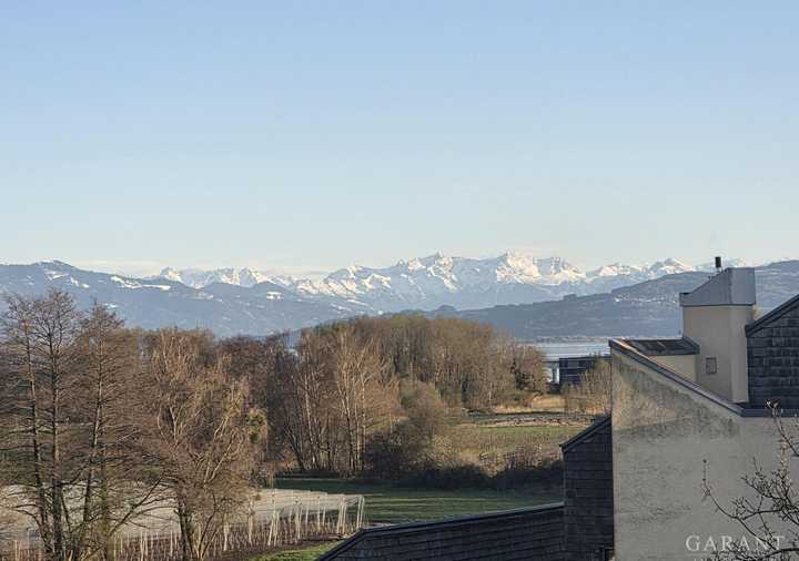 Besonderes Wohngefühl auf zwei Etagen - Maisonette mit Charme und freiem Ausblick!