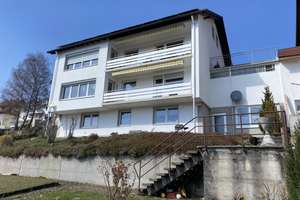 Großes u. gepflegtes 4-Familienhaus mit PV-Anlage in sonniger Lage von Schonach – Die vollständige Adresse der Immobilie erhältst du vom Anbieter., 78136 Schonach im Schwarzwald – Vorschaubild 1