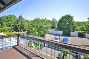TOP Zustand - Reihenhaus mit grünem Ausblick und toller Sommer-Terrasse – Karlsruhe (Kreis) – Vorschaubild 2