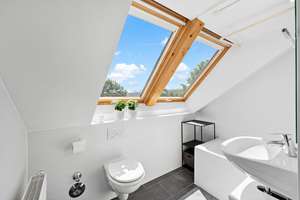 Lichtdurchflutete Dachgeschosswohnung mit Westterrasse – Die vollständige Adresse der Immobilie erhältst du vom Anbieter., 80997 Allach, München – Vorschaubild 6