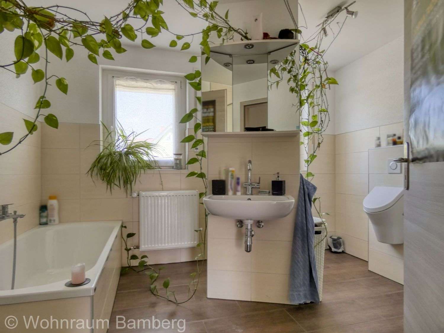 Immobilie in Memmelsdorf - Umfangreich saniertes Wohnhaus mit ca. 260 m² Wohnfläche in ruhiger Ortsrandlage - Memmelsdorf - OT - Bild 3