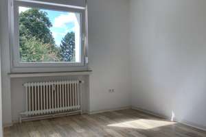 Großzügig geschnittene 3 Zimmer-Wohnung in Schildesche mit Balkon zu vermieten – Am Pfarracker 42, 33611 Schildesche, Bielefeld – Vorschaubild 2