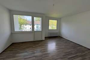 Helle renovierte 3 Zi.-Whng.- mit Balkon - Wannenbad mit Fenster - Duisburg Rheinhausen – Franz-Schubert-Straße 8, 47226 Rheinhausen-Mitte, Duisburg – Vorschaubild 4