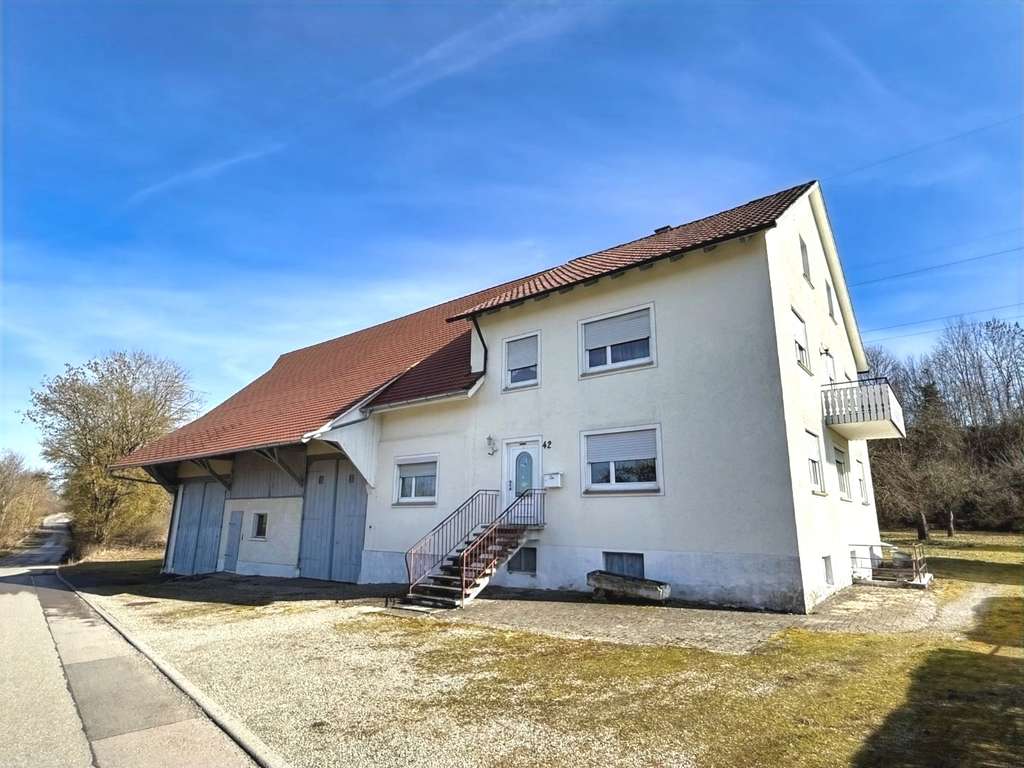 Immobilie in Sauldorf - Bauernhaus mit Nebengebäuden auf knapp 6.000 m² Grundstück in traumhafter Randlage - Bild 3