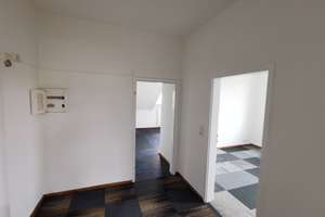 einzugsfertige 3-Zimmer-Wohnung, frisch renoviert, Badewanne – Ilseder Str. 9, 31226 Peine – Vorschaubild 7