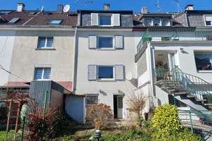 Gemütliches Reihenmittelhaus nahe "Helios Klinikum Wuppertal" – Die vollständige Adresse der Immobilie erhältst du vom Anbieter., 42283 Barmen, Wuppertal – Vorschaubild 2