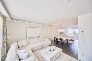 Luxus Designer-Reihenhaus in Nymphenburg – möbliertes Wohnen auf Zeit mit Terrasse & 2 Balkonen