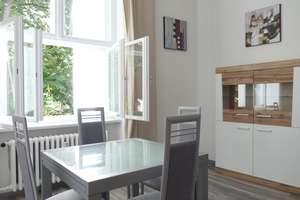 Frischsanierte möblierte Wohnung im gepflegten Altbau Wilmersdorf – Fechnerstr. 3, 10717 Wilmersdorf, Berlin – Vorschaubild 1