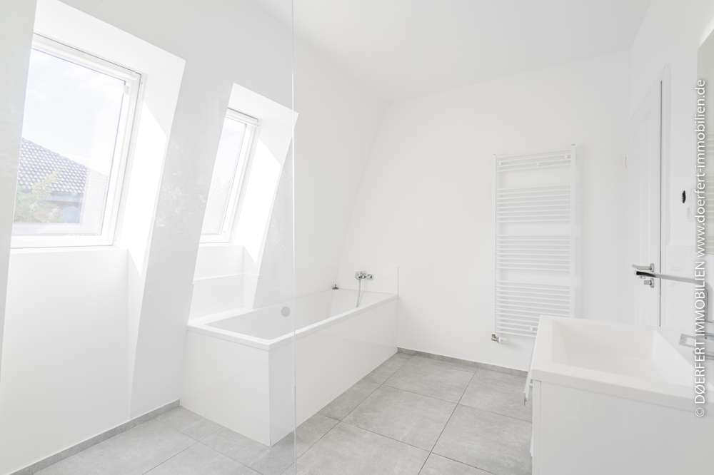 Immobilie in Tespe - Tespe | Große helle Doppelhaushälfte auf 3 Ebenen mit 2 Balkonen, 1 Terrasse & einmaligem Elbblick - Bild 0