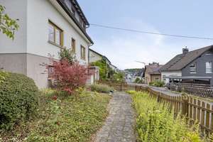 Wohnen & vermieten! Ein- / Zweifamilienhaus auf Traumgrundstück in der Dreisbach * 2 Garagen – 57080 Niederschelden, Siegen – Vorschaubild 12
