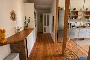 Stilvoll renovierte Altbauwohnung, provisionsfrei, großer Garten