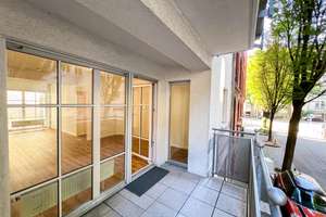 Moderne Wohnung mit zwei Balkonen und Aufzug!*Bad & Böden neu*