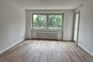Gut geschnittene 4 Zimmerwohnung in Düsseldorf-Knittkuhl – Am Wagenrast 4, 40629 Düsseldorf – Vorschaubild 2