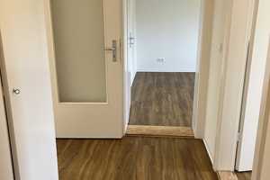 Helle 2,5 Zimmerwohnung mit Balkon und Wannenbad – Masurenring 81, 24149 Kiel – Vorschaubild 9