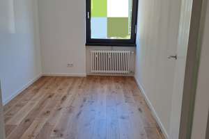Helle 3-Zi.-Wohnung mit Balkon und offener neuer Einbauküche – Volpinistraße ., 80638 Nymphenburg, München – Vorschaubild 16