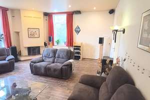 MASSIVES HAUS IN VERKEHRSGÜNSTIGER LAGE! ++ SMARTE AUSSTATTUNG ++ NEUE PHOTOVOLTAIK ANLAGE ++ – Die vollständige Adresse der Immobilie erhältst du vom Anbieter., 47533 Kleve – Vorschaubild 3