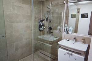 Wunderschöne Drei-Zimmerwohnung in perfekter Lage! – Roßstraße 108, 40476 Golzheim, Düsseldorf – Vorschaubild 9