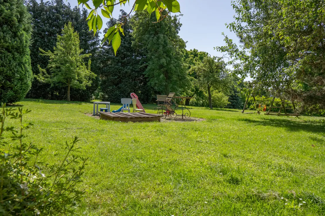 Gepflegter Garten der Anlage