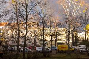 Im Herzen des grünen Tempelhofs    helle 2,5 Zi-Whg mit 2 Balkonen und Stellplatz mit Grundbuchblatt – Friedrich-Wilhelm-Str. 55-56, 12103 Tempelhof, Berlin – Vorschaubild 12