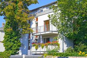 Sonnige 1-RW im 2.OG* Süd-Ost-Balkon*Bad mit Wanne* TG-E-SP* attraktive, grüne & zentrale Lage* Top* – Würzburger Straße 43, 1187 Plauen (Stadtteil), Dresden – Vorschaubild 8
