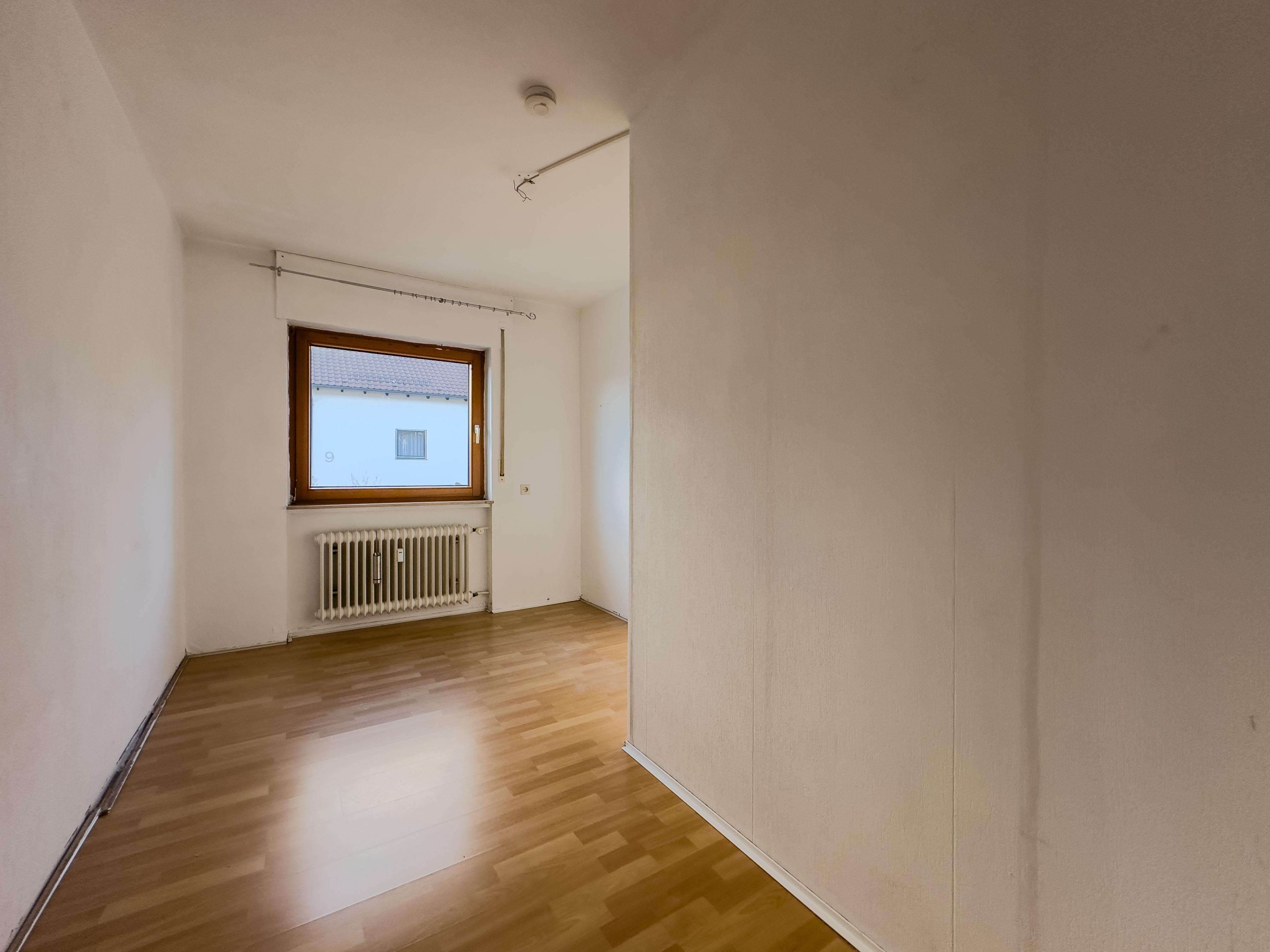 Immobilie in Notzingen - Lichtdurchflutete 3,5-Zimmerwohnung mit sonnigem Balkon  - Bild 2