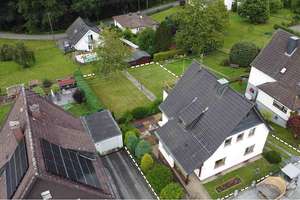 Beliebte Ortsrandlage in Wissen: EFH mit Dachterrasse, Garten und zwei Garagen – Holschbacher Straße 64, 57537 Wissen – Vorschaubild 5