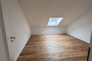 Modernisierte 3-Zimmer-Dachgeschosswohnung in Stuttgart-Weilimdorf – Pirmasenser Straße 16, 70499 Weilimdorf (Ortsteil), Stuttgart – Vorschaubild 4