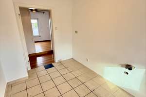 Stadtleben trifft Wohnqualität – 4 Zimmer, Kamin und drei Balkone – Oststraße 37, 40211 Stadtmitte, Düsseldorf – Vorschaubild 14
