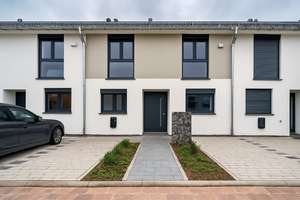 Exklusives Reihenhaus: Großzügig, modern & energieeffizient – Die vollständige Adresse der Immobilie erhältst du vom Anbieter., 74177 Bad Friedrichshall – Vorschaubild 1