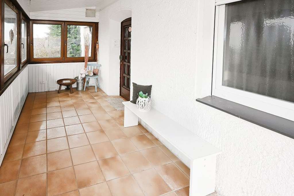 Immobilie in Hüllhorst - Gemütliches Einfamilienhaus mit Einliegerwohnung in Hüllhorst! - Bild 1