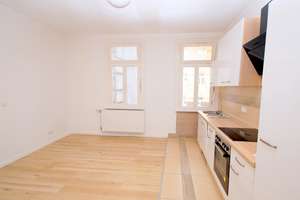 ALTBAUWOHNUNG IN INNENSTADTLAGE! Ca. 107 m² Wfl, 4 Zimmer, 3 Schlafzimmer, 1 Badezimmer und Garage. – Die vollständige Adresse der Immobilie erhältst du vom Anbieter., 65185 Mitte, Wiesbaden – Vorschaubild 6