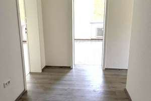 Renoviert. Bezugsfertig. Ihr Zuhause. / Renovated. Move-in ready. Your new home. – Schleswiger Straße 4, 58089 Vorhalle, Hagen – Vorschaubild 3
