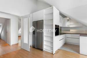 Stilvolle Wohnung im dritten Obergeschoss mit EBK, Balkon, Tiefgarage und Aufzug in Unterföhring – 85774 Unterföhring – Vorschaubild 5