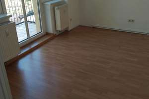 Charmante 3-Zimmer Altbauwohnung mit Balkon