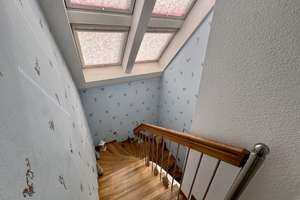 Einliegerwohnung im Dachgeschoss eines Einfamilienhauses in ruhiger Lage – Die vollständige Adresse der Immobilie erhältst du vom Anbieter., 41464 Stadionviertel, Neuss – Vorschaubild 2