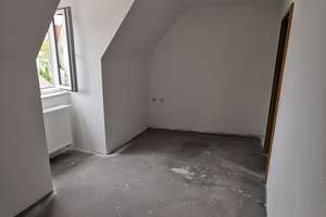 stilvolle 2-Zimmer-DG-Wohnung mit Einbauküche in Augsburg – Jakoberstraße 1, 86152 Jakobervorstadt-Nord, Augsburg – Vorschaubild 8