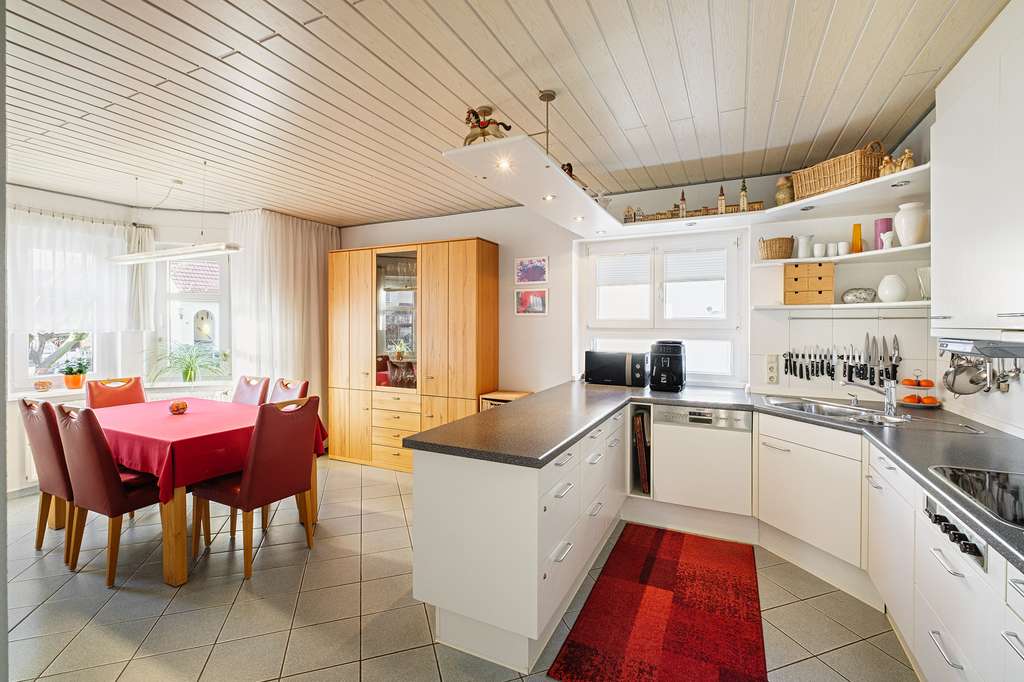 Immobilie in Coswig - Großzügiges Einfamilienhaus mit Einliegerwohnung und Garten-Oase - Bild 3