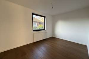 Im Herzen von Blankenese: Helles 3-Zi.-Penthouse mit großer Dachterrasse, 2 Bädern + TG-St.pl. – Die vollständige Adresse der Immobilie erhältst du vom Anbieter., 22587 Blankenese, Hamburg – Vorschaubild 10