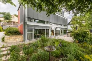 individuelles Architektenhaus mit Garten in Radebeul-Zitzschewig – Die vollständige Adresse der Immobilie erhältst du vom Anbieter., 1445 Radebeul – Vorschaubild 1