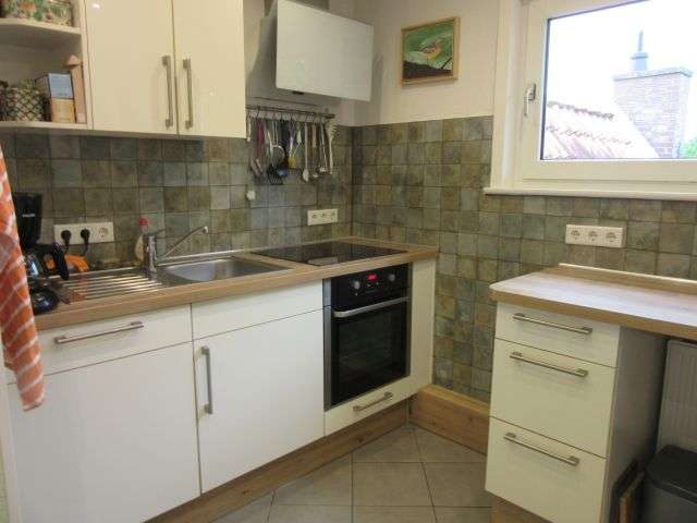 Immobilie in Wennigsen (Deister) - Komplett modernisierte 3,5-Zimmer-ETW in Vierfamilienhaus mit 2 Stellplätzen und großer Gartenfläche - Bild 0