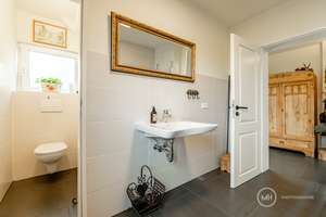 MANNELLA *Modernisiertes Einfamilienhaus mit kleinem Gästehaus* Photovoltaik und herrlichem Weitblic – Die vollständige Adresse der Immobilie erhältst du vom Anbieter., 53819 Neunkirchen-Seelscheid – Vorschaubild 9
