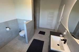 Provisionsfrei vom Eigentümer: Neuwertiges Massivhaus (A+) mit Wärmepumpe, Designerküche & Wallbox – Die vollständige Adresse der Immobilie erhältst du vom Anbieter., 95326 Kulmbach – Vorschaubild 23