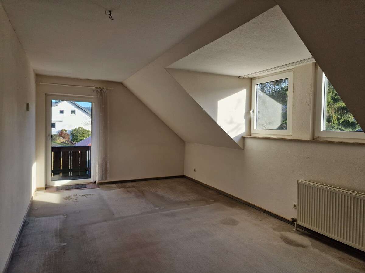 Immobilie in Warmensteinach - Wohnen wie im Urlaub!
Gemütlichkeit für die kleine Familie oder
Ihr Rückzugsort im Fichtelgebirge? - Bild 1