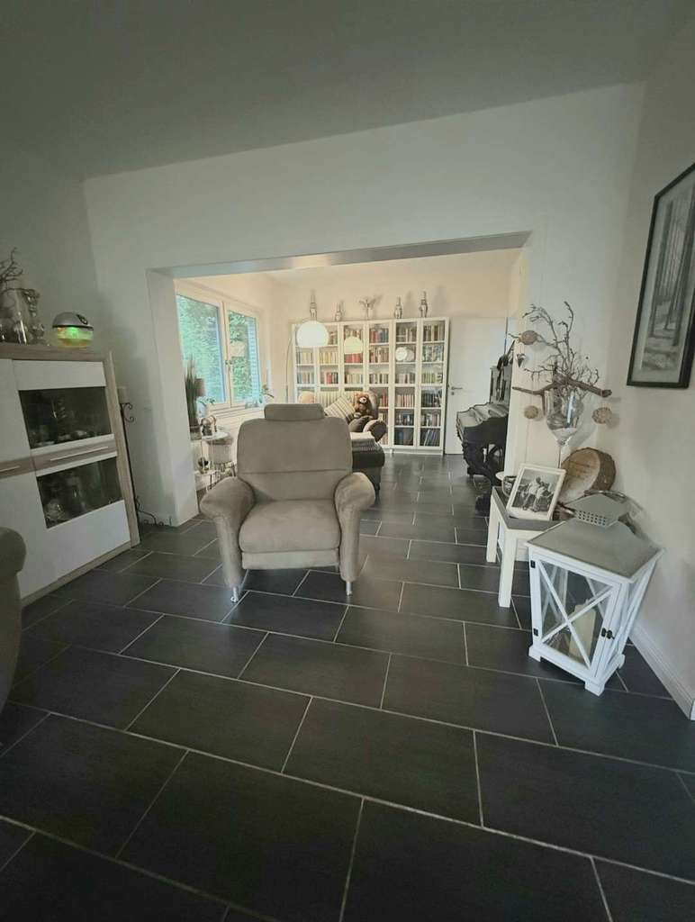 Immobilie in Bad Bodenteich - Modernisiertes Einfamilienhaus mit eigenen Teich und kleinem Waldstück in privater Lage - Bild 4