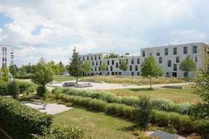 Sonnige 4-Zimmer-Wohnung in absolut ruhiger Lage – München – Vorschaubild 16